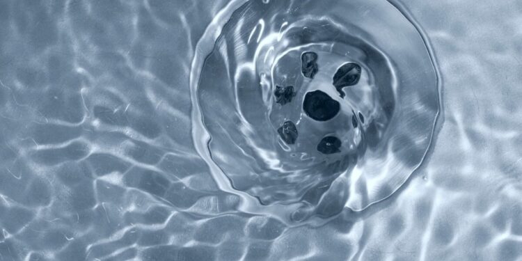 Crypto Investment Funds See First Outflows in Over a Month – What’s Going On?