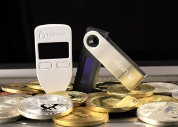 Hardware Wallets Gain Popularity as FTX Collapse Pushes Users to Self-Custody