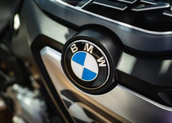 Meta and BMW Partner to Create AR and VR Experiences for the Passenger Seat – Is the Metaverse Making a Comeback?
