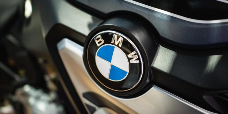Meta and BMW Partner to Create AR and VR Experiences for the Passenger Seat – Is the Metaverse Making a Comeback?