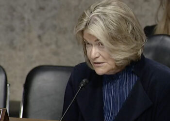 US Sen. Cynthia Lummis Criticizes Signature Bank Executive for Blaming Crypto for Its Downfall