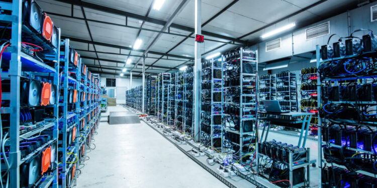 Bitcoin Miner Core Scientific Files for Chapter 11, Seeks Restructuring Amid Crypto Winter