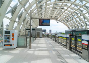 China Pilots Network-free CBDC Metro Payments