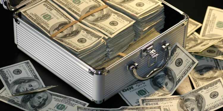 Crypto Billionaires Lose Big Amid SEC’s 2023 Crackdown on Binance and Coinbase