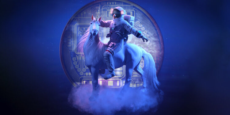 Macro Guru Raoul Pal Predicts Imminent Parabolic Rally for Crypto, Says Fed Creating Crisis To Monetize US Debt