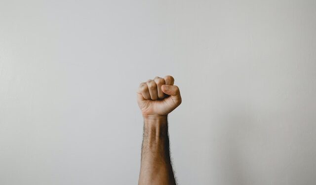 HEX Plummets 25% Following SEC Lawsuit Against Founder