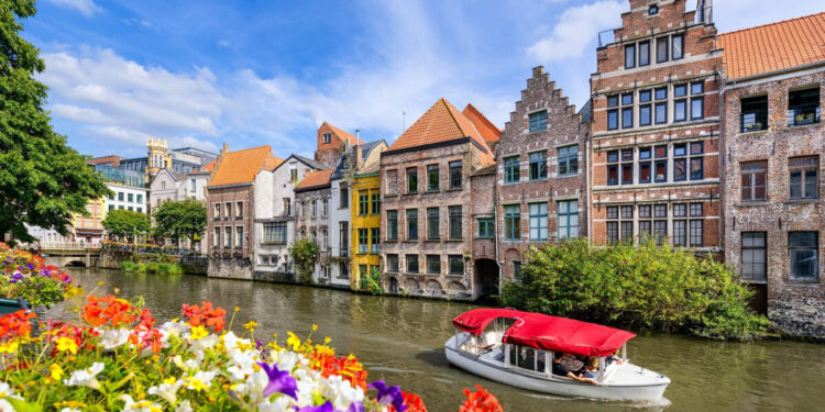 Regulator Allows Belgians to Use Binance Poland, US SEC Says an Issuer’s NFTs are Securities and Orders It to Compensate Investors, LimeWire Launches ‘World’s 1st Blockchain-Based AI Creator Studio on Polygon’