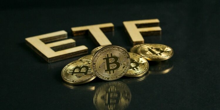 US SEC Delays Decision on ARK 21Shares Bitcoin ETF Until Next Year