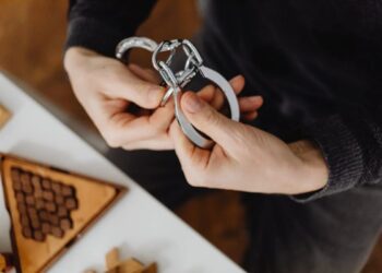 Former Deutsche Bank Investment Banker Faces Up to 30 Years in Prison for Crypto Fraud