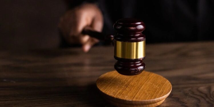 Silicon Valley Law Firm Fenwick & West Files to Dismiss FTX Class Action Lawsuit