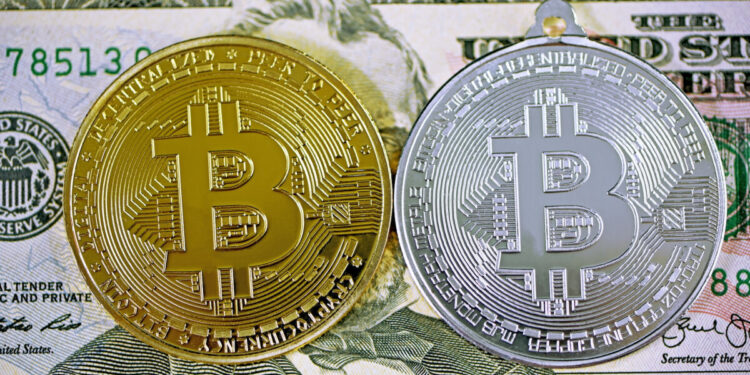 “Bye Bye” to Bitcoin? Robert Kiyosaki Weighs In on Citibank’s Blockchain Initiative