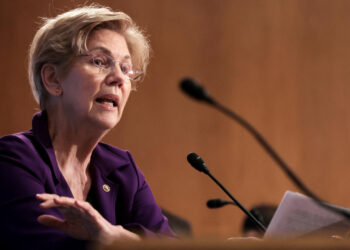 Nine Senate Dems Drum Support for Warren’s Crypto Bill