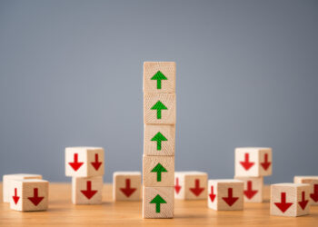 LINK Price Breaks Above $15 With 33% Rally