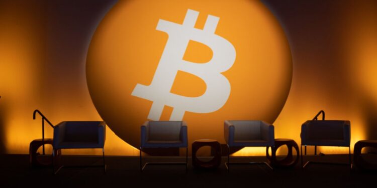 BTC Hits 44k, AVAX Doubles Over 30 Days, ROE Hits $2 Million Mark
