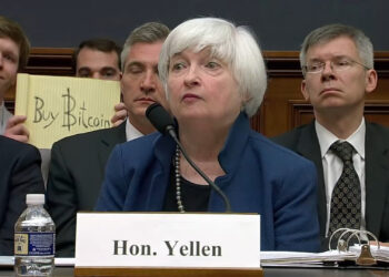 Iconic ‘Buy Bitcoin’ Sign Showcased Behind Janet Yellen Attracts Bids Over $140,000 at Auction