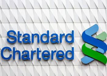 Standard Chartered Says BTC Drop Not Over, May Go as Low as $50k