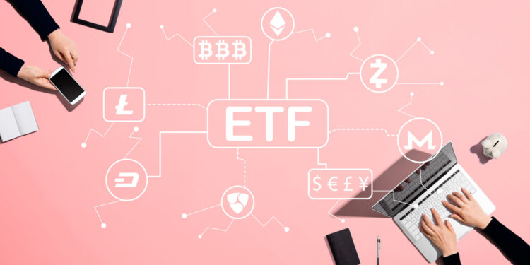 Santiment Analysts Reveal Two Top Altcoins Outperforming the Market