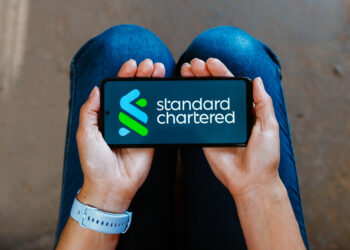 Standard Chartered Introduces Spot Crypto Trading Amid Growing Institutional Demand
