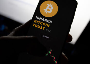 BlackRock Delves Deeper into Crypto, Acquires 43,000 Shares via IBIT Bitcoin Investment