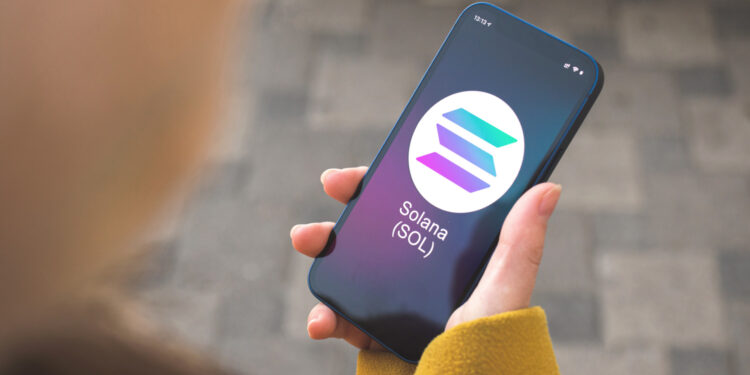 Bloomberg Analyst Predicts Solana ETF Decision By March 2025 at Latest