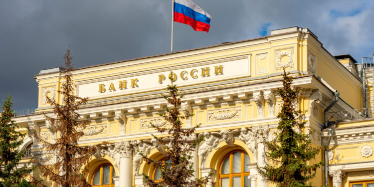 Russia Ponders Crypto Use Amid International Money Transfer Challenges