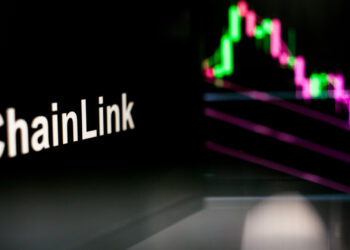 Whales Buy LINK Amid Institutional Interest and Massive Announcement Involving Fidelity and Sygnum