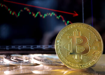 Bitcoin Dips Below $60K as Fed Chair Dampens Rate Cut Hopes