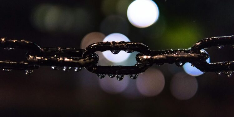 Big Rally Coming For Chainlink? Analyst Sees Double-Digit Surge