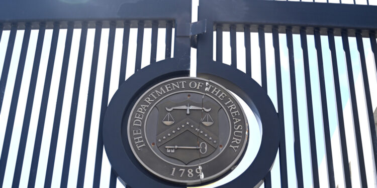 US Treasury Expresses Concerns Over Stablecoins, Advocates Transitioning to CBDCs