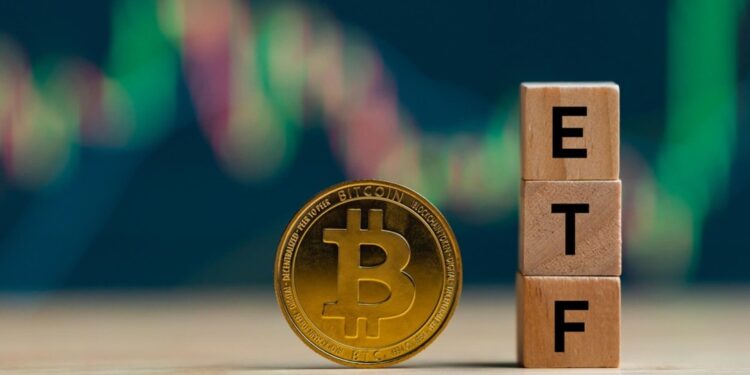 Spot Bitcoin ETFs Back To Positive Returns With $308 Million Inflows