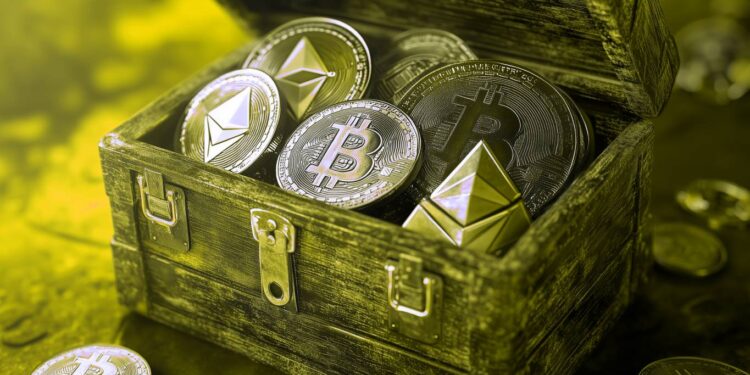 ‘One Last Shakeout’: Trader Says Bitcoin and Ethereum Could Crash Before Altseason Starts – Here Are His Targets