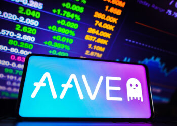 AAVE, LINK, AVAX Spearhead Altcoin Rally amid Trump’s Crypto Buying