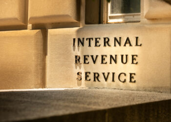 Blockchain Groups Sue IRS Over Privacy-Invasive DeFi Reporting Rule, Citing Threats to Innovation