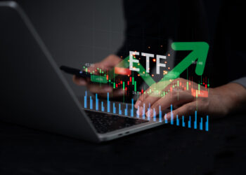ETF Guru Forecasts 2025 Market Trends for XRP, Solana and More