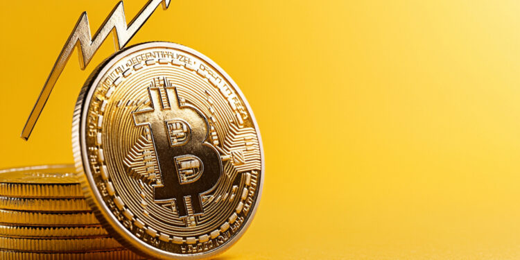 Bitwise CIO Sees $200K Future Amid ETF Boom