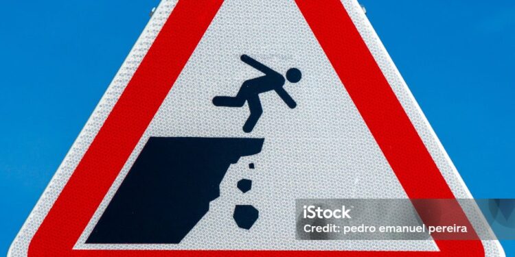 Aave Faces Major Price Drop as TD Sequential Signals Sell