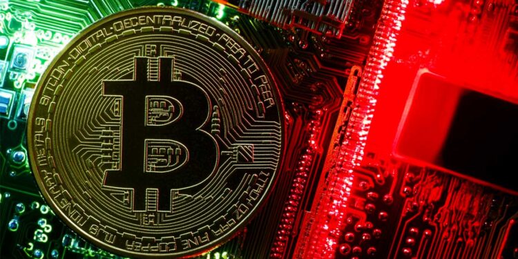 Crypto Analyst Says Top-10 Altcoin on Cusp of Its Next Rally, Updates Outlook on Bitcoin and Stellar Lumens