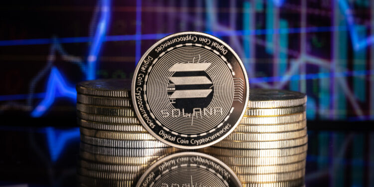 VanEck Says SOL Could Hit $520 Soon as SEC Opens Door To Solana ETF
