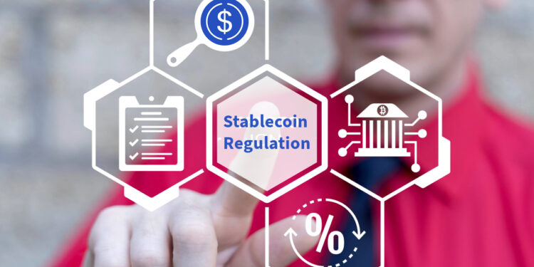 Fed Chair Powell Supports Stablecoin Regulation, Commits To Examining Crypto Debanking Trend