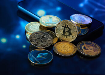 Will Bitcoin Enter Bearish Phase? Analysts Discuss Rising Chance of Altcoin Season