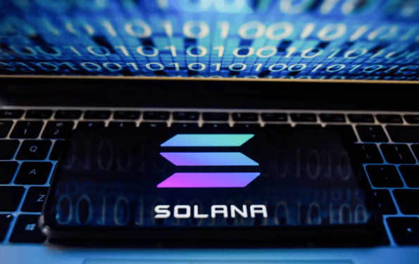 Analyst Eyes $387 For Solana As Key Support Levels Strengthen