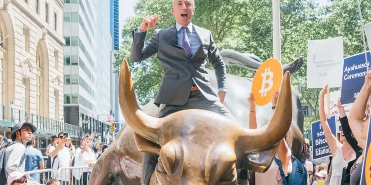 Trump’s Crypto Picks Face Reality: XRP, ADA Hold Gains as Majors Slide