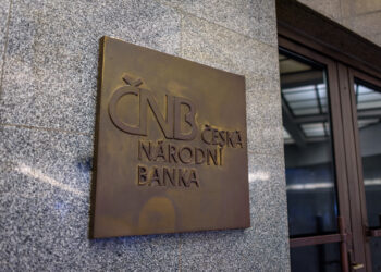 Czech National Bank Bets on Crypto and AI with Coinbase and Palantir Buys