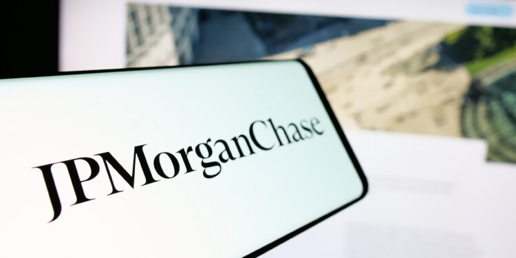JPMorgan Eyes Crypto‑Backed Loans Despite Dimon’s “Fraud” Past Remarks