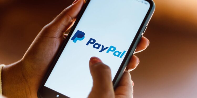 PayPal Unleashes Crypto Carnival: 100+ Coins Now Accepted By US Merchants