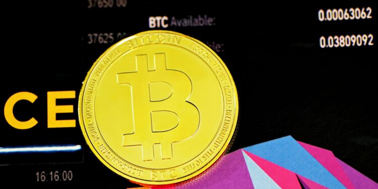 Bitcoin Uptrend Intact, But Binance Activity Warns Of Short-Term Pullback