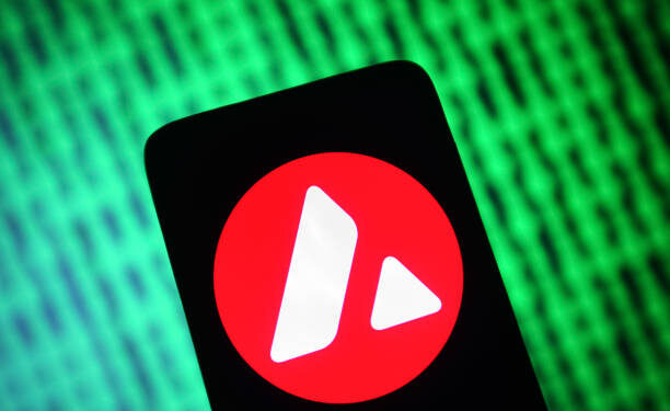 Reversal In Progress? Avalanche Double Bottom Eyes Next Fib Resistance Zone