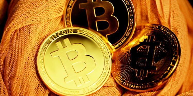 Bitcoin Bull Run At Risk? Binance Whale-To-Exchange Flow Signals Price Correction