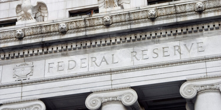 US Fed Makes First Rate Cut of 2025 – Crypto Reacts with a Shrug