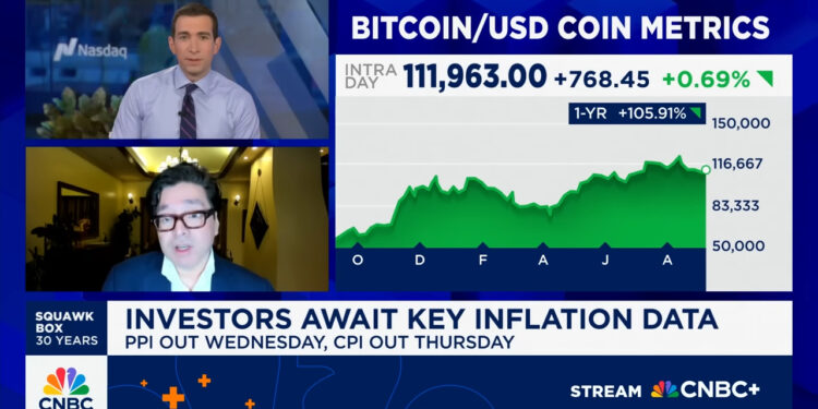 $200K Next Stop for Bitcoin, Fundstrats Tom Lee Says, But Only if FED Cuts Rates